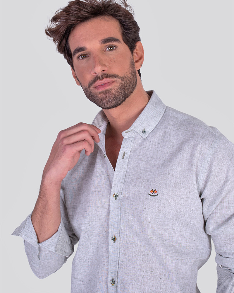 Serie 56139  Camisa algodón-lino cuello botón con puño combinado