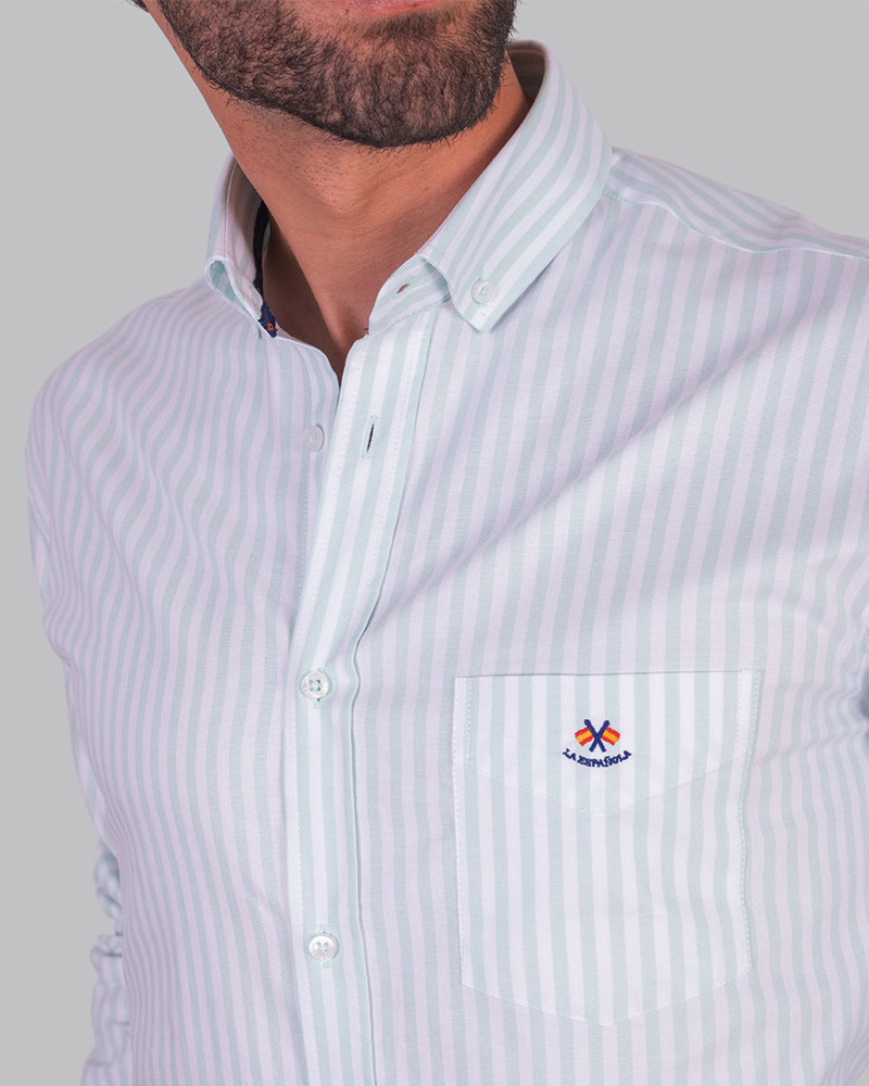 Camisa regular tejido Oxford con bolsillo verde serie 36166