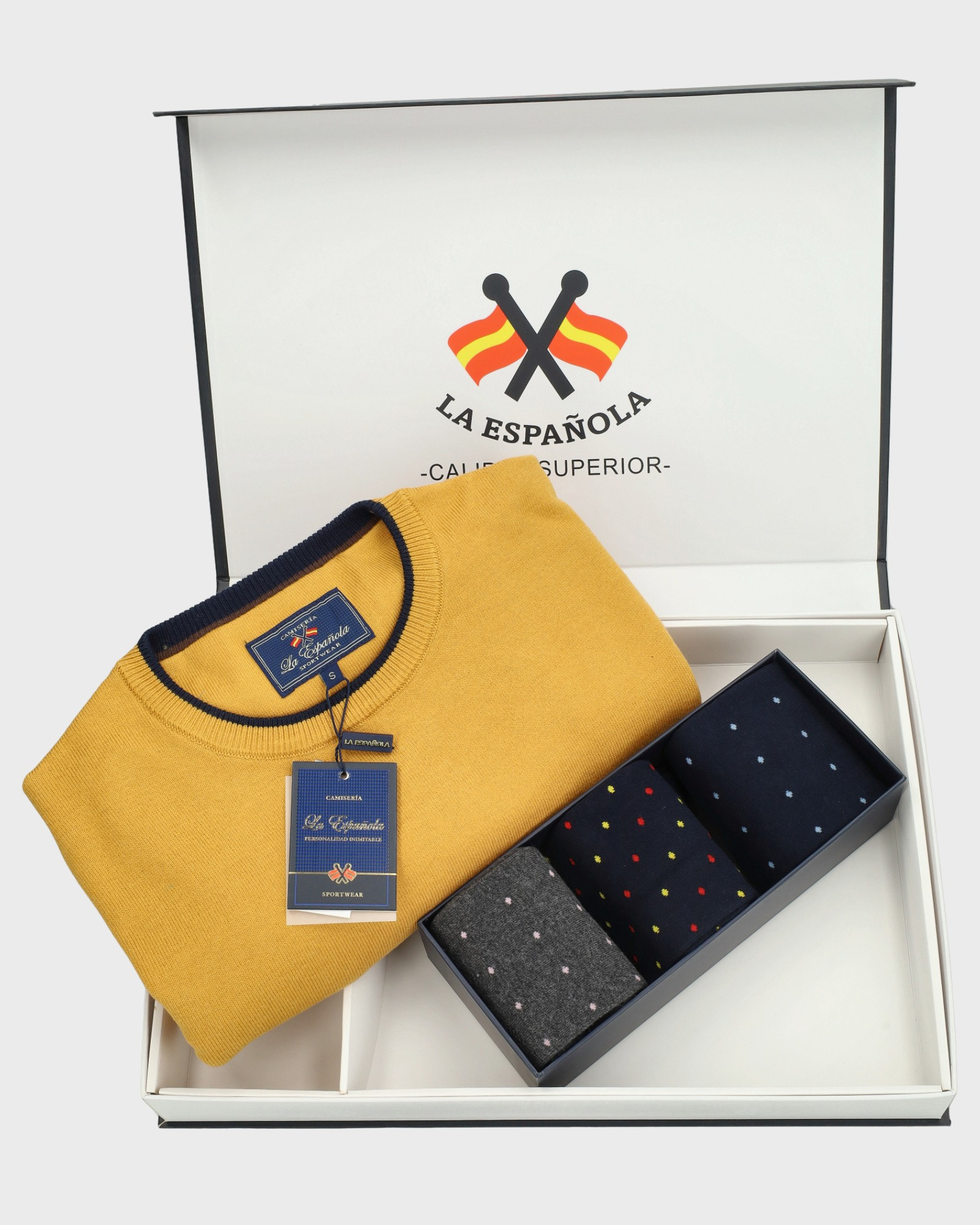 SERIE 10829/19000 Estuche especial Sueter cuello caja color mostaza + 3 pares calcetines 19025