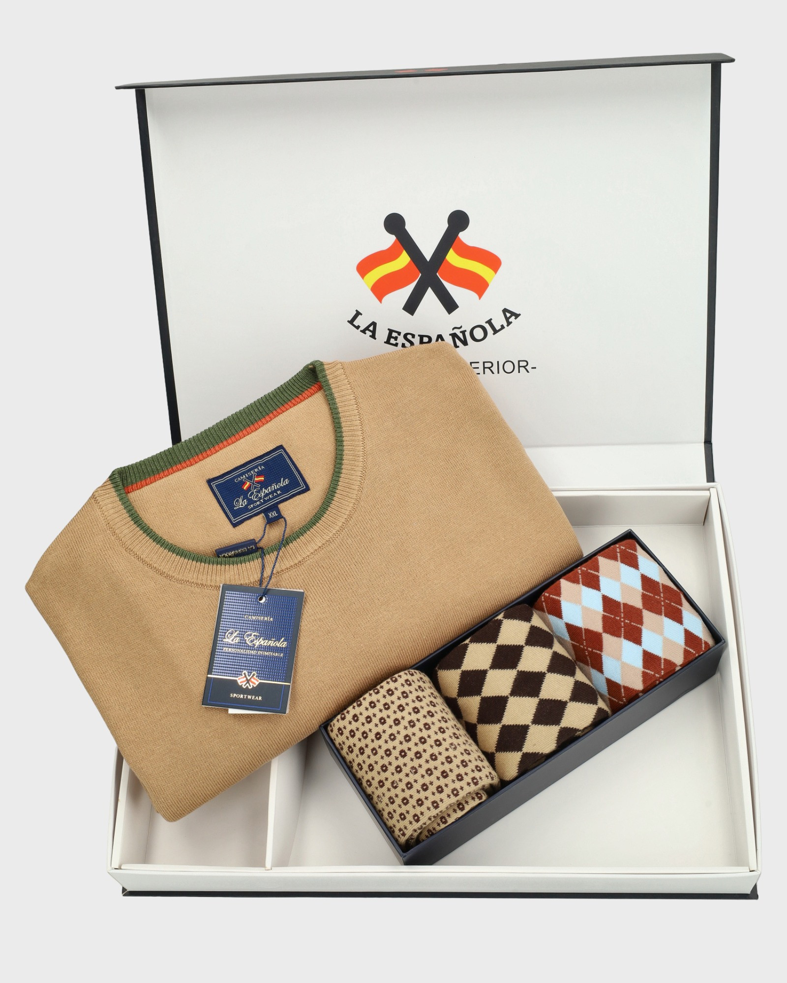 SERIE 10829/19000 Estuche especial Sueter cuello caja color camel + 3 pares calcetines 19026