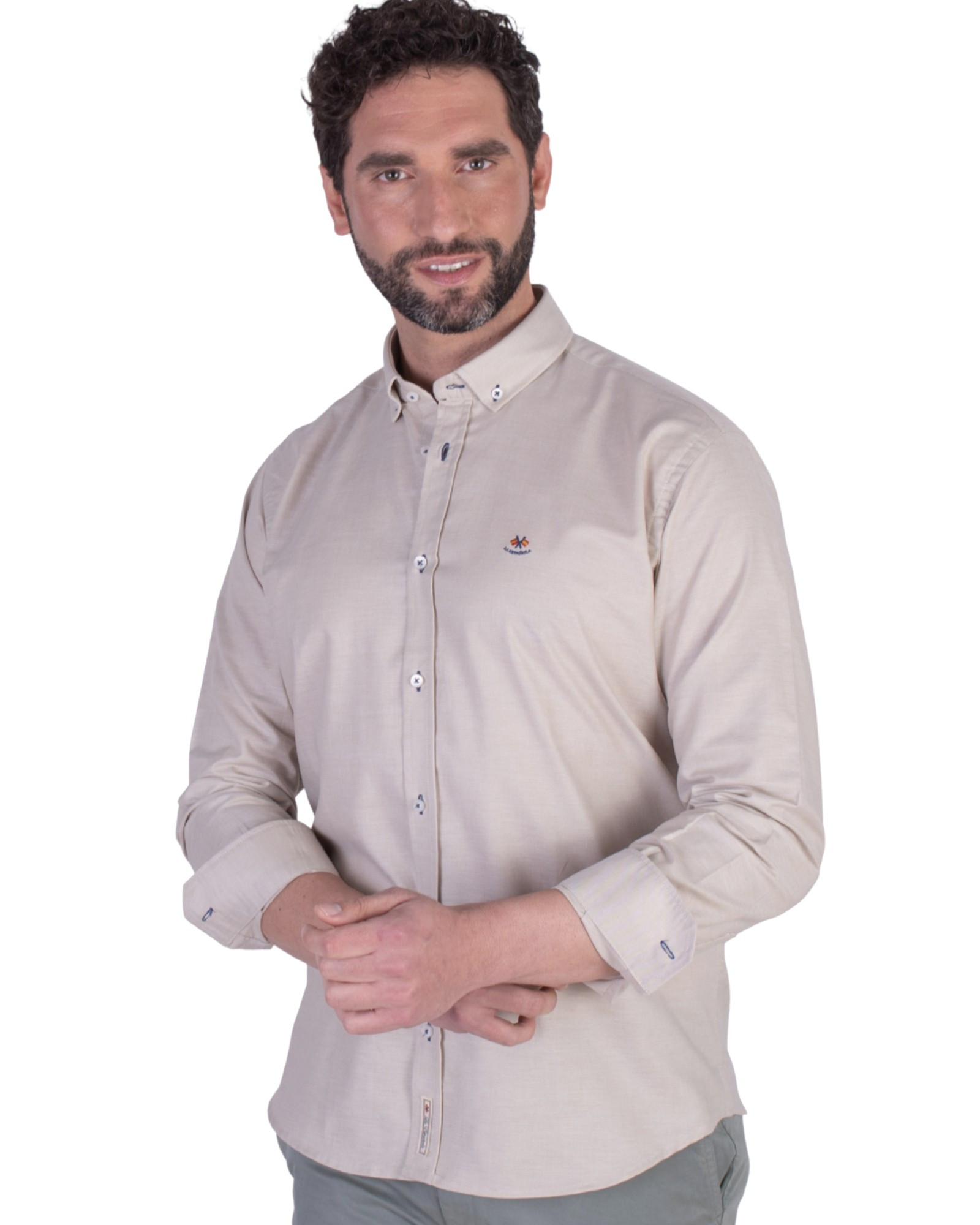 Camisa oxford lisa cuello botón serie 55505 piedra