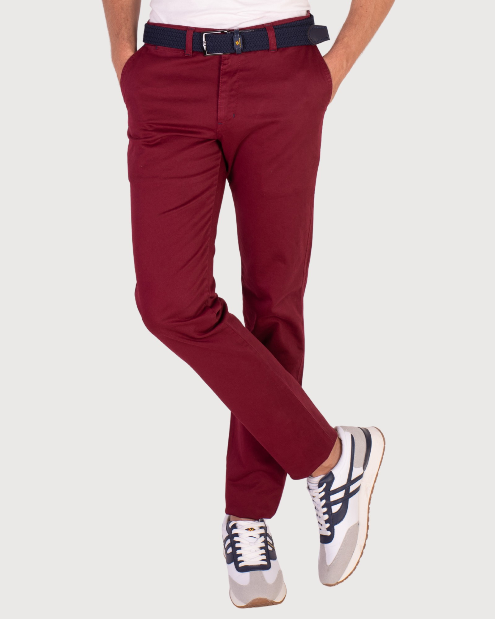 PANTALÓN CHINO ALGODÓN ELASTANO SERIE LLORENTE COLOR 8 GRANATE