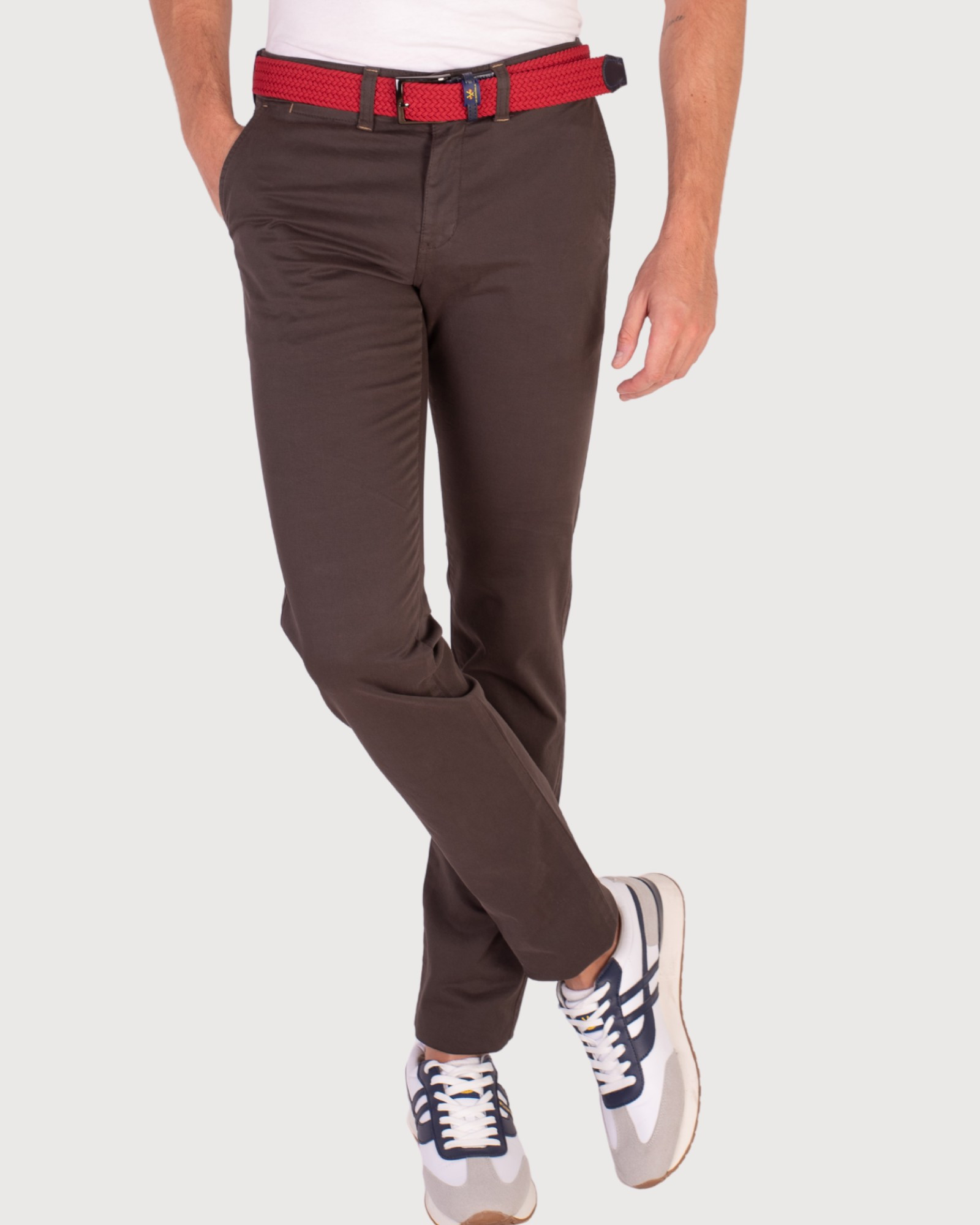 PANTALÓN CHINO ALGODÓN ELASTANO SERIE LLORENTE COLOR 18 CHOCOLATE