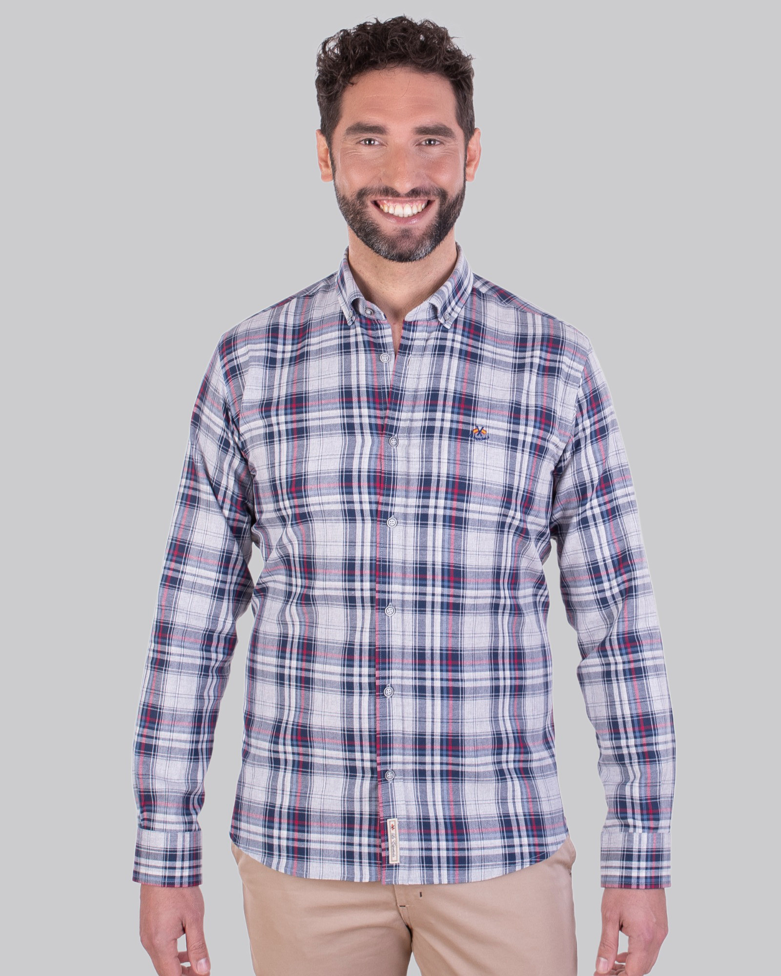 Serie 56046 Camisa algodón cuadros y cuello botón hombre