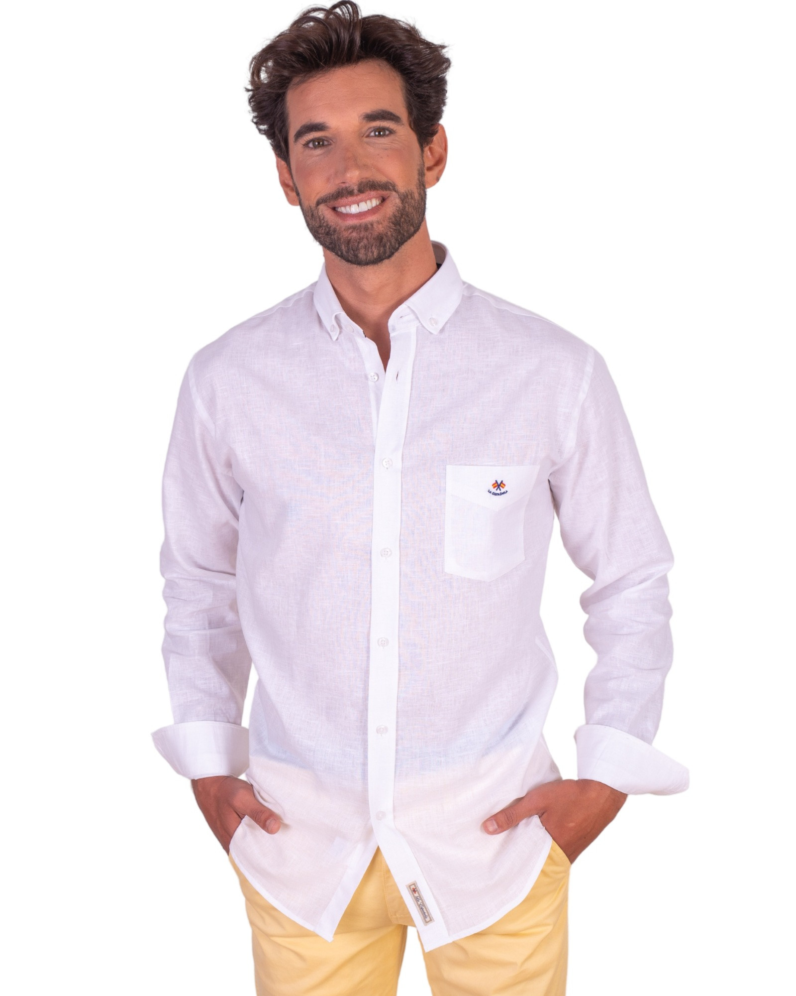 Serie 36141 Camisa algodón lino patrón regular con bolsillo, cuello botón color blanco