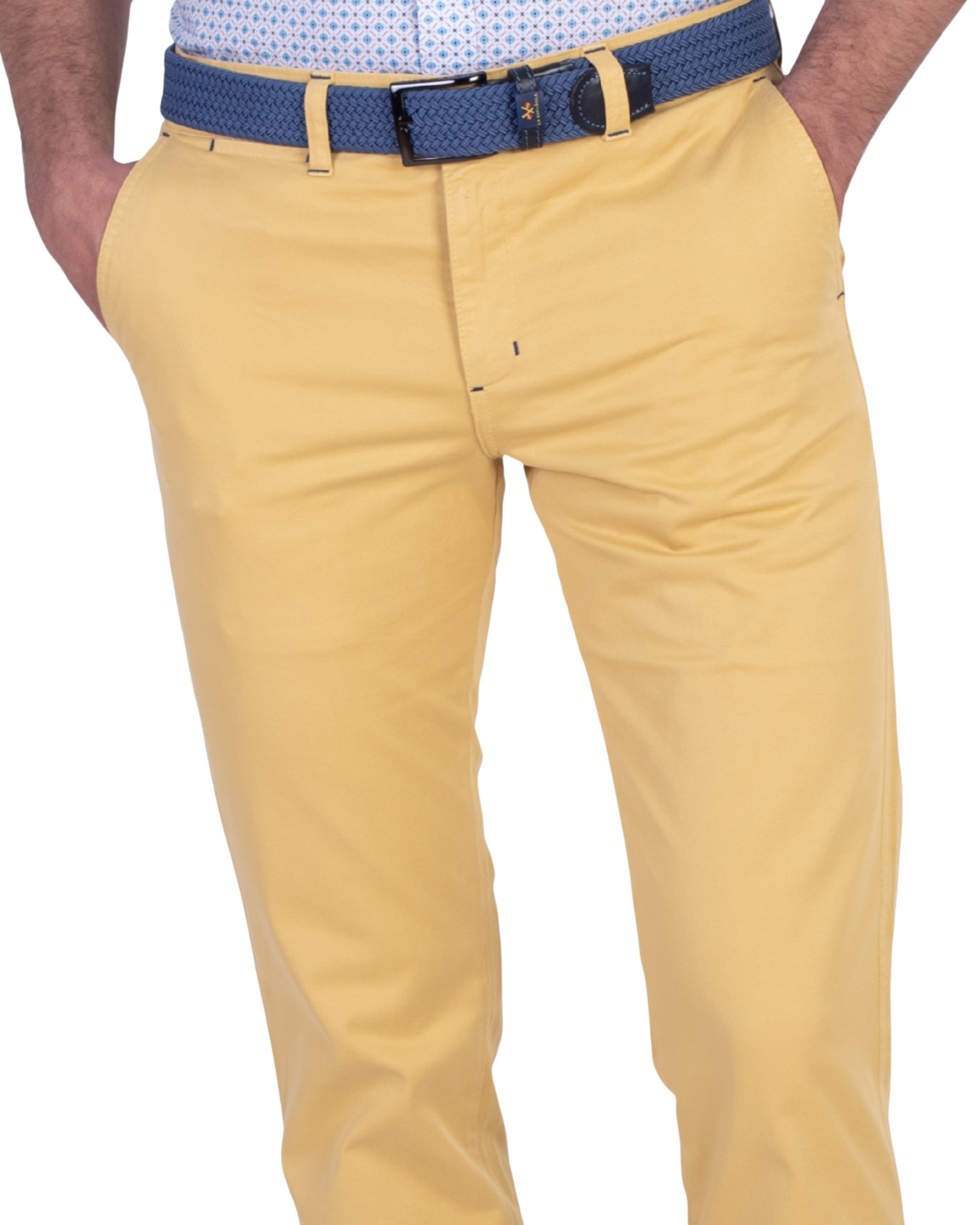 Serie Gurbindo Pantalón chino algodón color avecrem