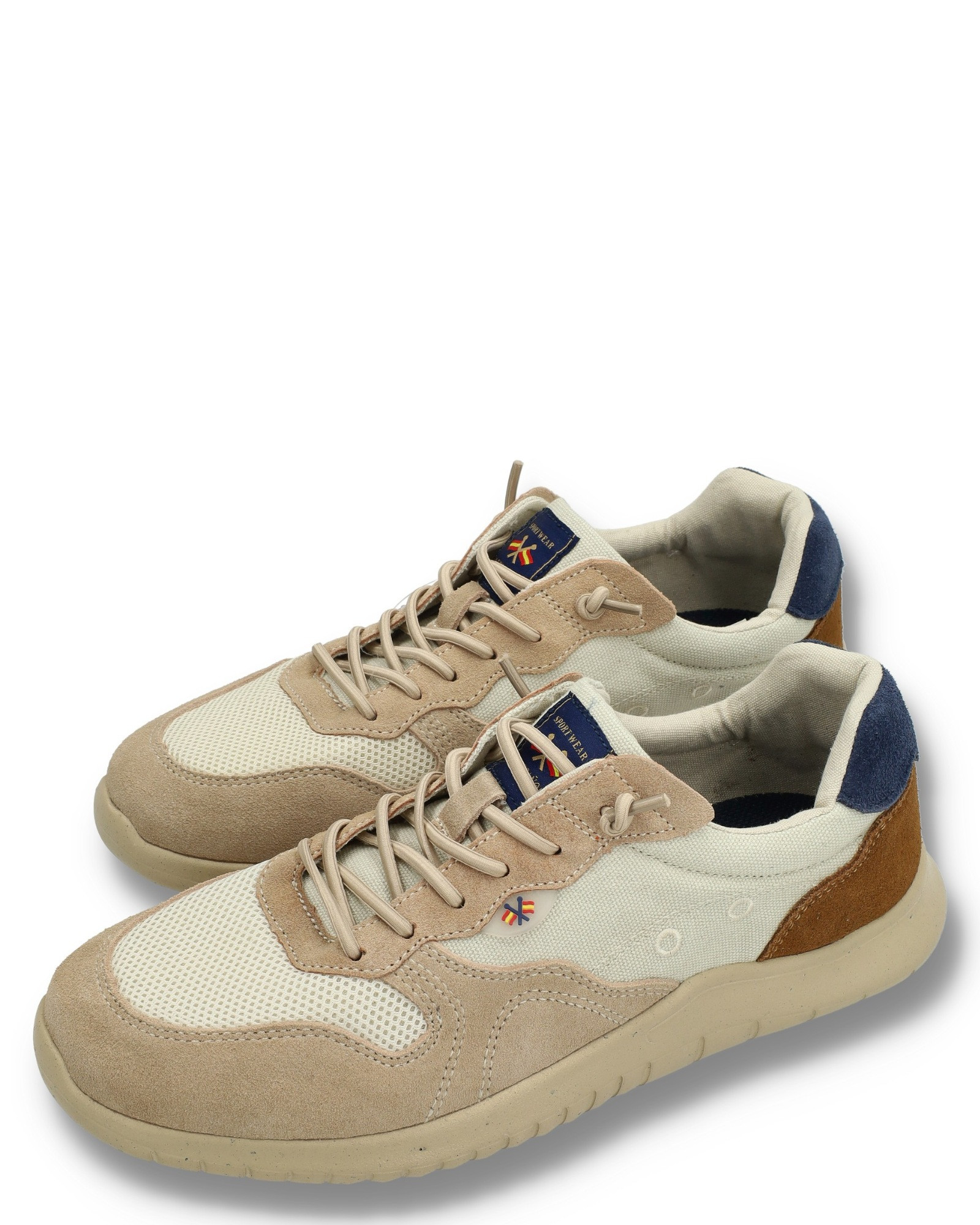 Zapatilla piel cordones y suela goma beige serie Cadiz